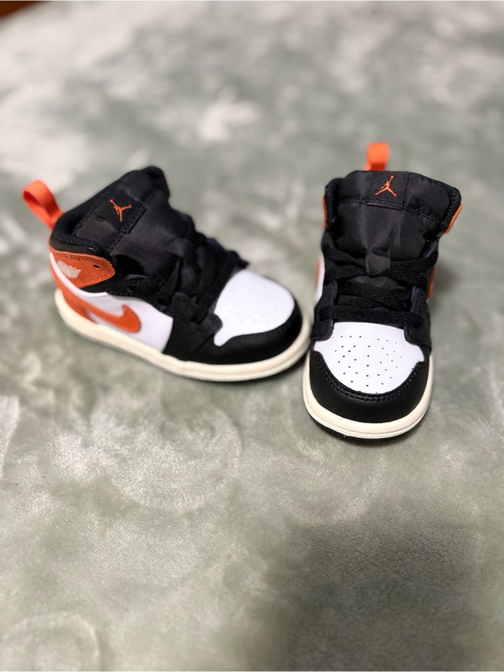 Jordan Kids' High-Top Sneakers in Black/White/Orange